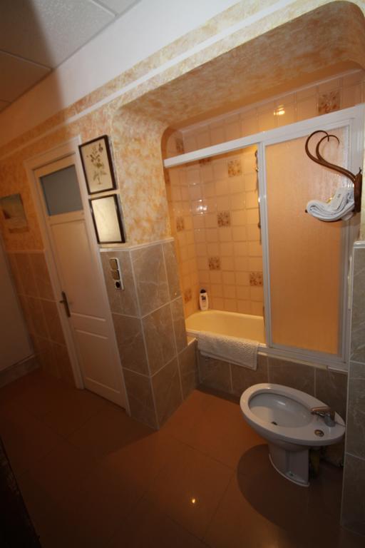 El Recer Hotel Sant Pau d'Ordal ภายนอก รูปภาพ